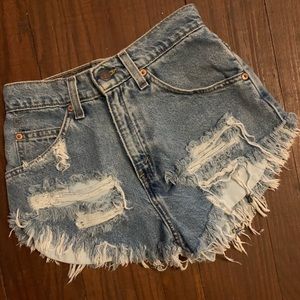 Levi’s High waisted shorts!